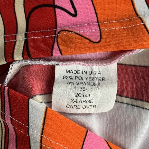 Caia (XL) Top, round neck, short sleeve; Slenderizing multi colored pattern - Picture 6 of 6